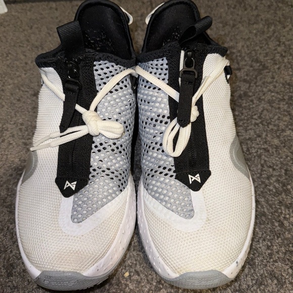 Nike PG - Picture 1 of 4